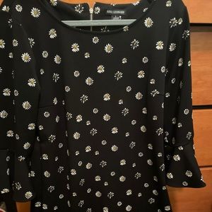 Black sunflower dress with detail!